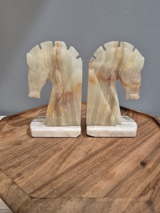 Made in Mexico Other - Carved Onyx Horse Head Bookends - Cream & Brown Striations